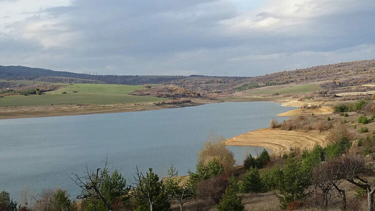 Нивото на язовирите е критично ниско, но безводието не е заради тях