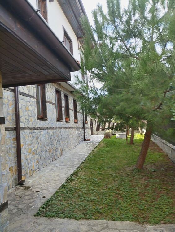 НАП продава къща за гости в Мезек за малко над 1 млн. лв.