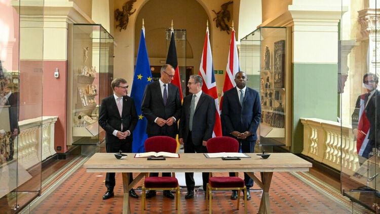 Великобритания и Германия подписаха споразумение за отбрана и миграция