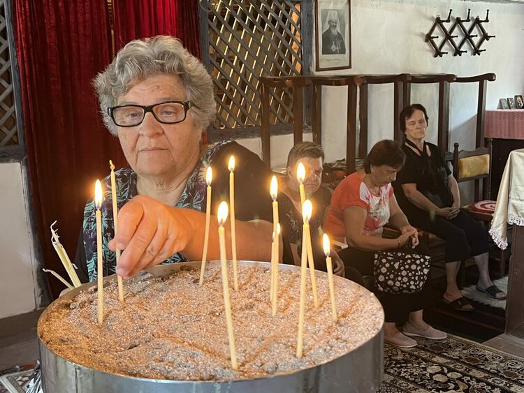 В с. Мандра почетоха света Марина. Раздадоха курбан, приготвен с лековита вода от аязмото