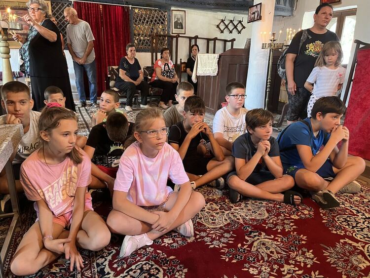 В с. Мандра почетоха света Марина. Раздадоха курбан, приготвен с лековита вода от аязмото