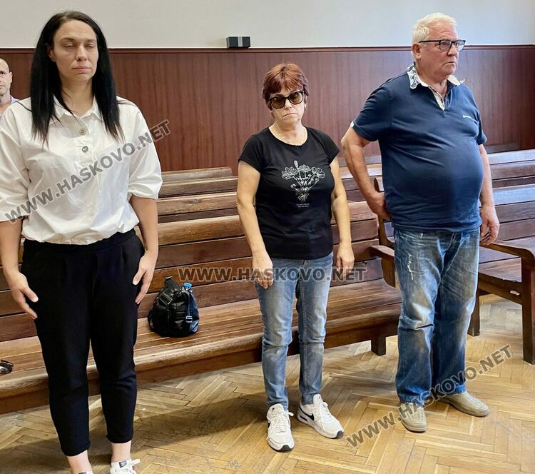 Росица Перчемлиева (вляво) и Димитър Перчемлиев (вдясно)