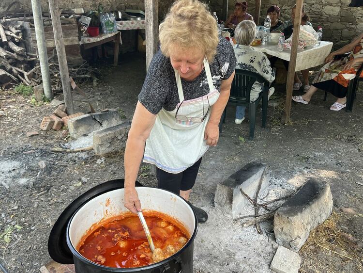 В с. Мандра почетоха света Марина. Раздадоха курбан, приготвен с лековита вода от аязмото