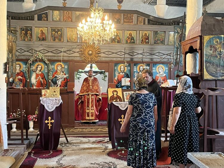 В с. Мандра почетоха света Марина. Раздадоха курбан, приготвен с лековита вода от аязмото