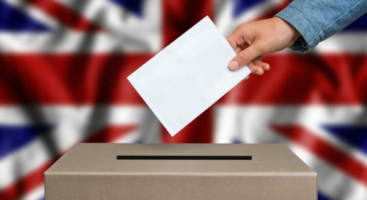 Намаляват възрастта за гласуване във Великобритания на 16 години
