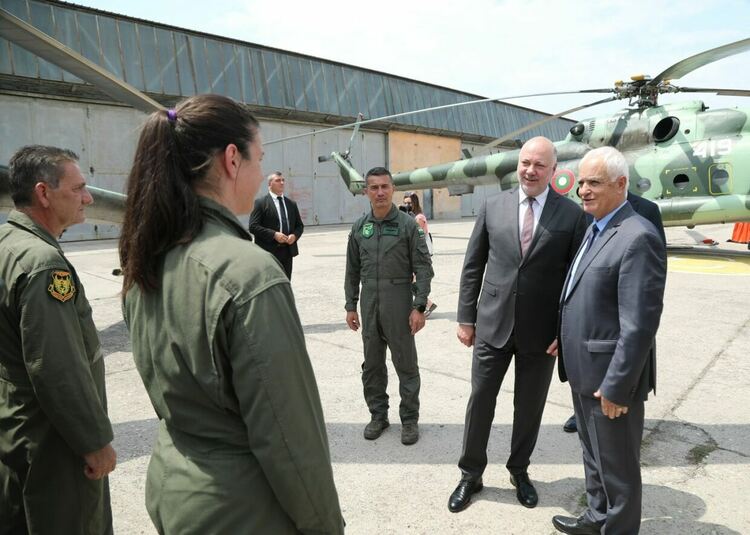 Премиерът Желязков в Крумово: Продължаваме да увеличаваме капацитета на Въоръжените ни сили за справяне с пожари