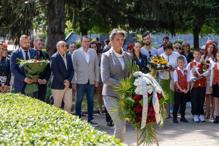 С тържествена общоградска церемония Перник отбеляза 188 години от рождението на Васил Левски
