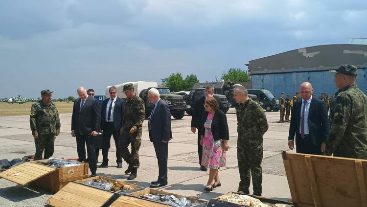 Премиерът Желязков в Крумово: Продължаваме да увеличаваме капацитета на Въоръжените ни сили за справяне с пожари