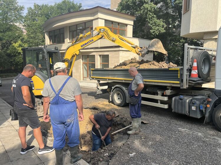 Спряха водата в част от кв. „Дружба“ заради авария