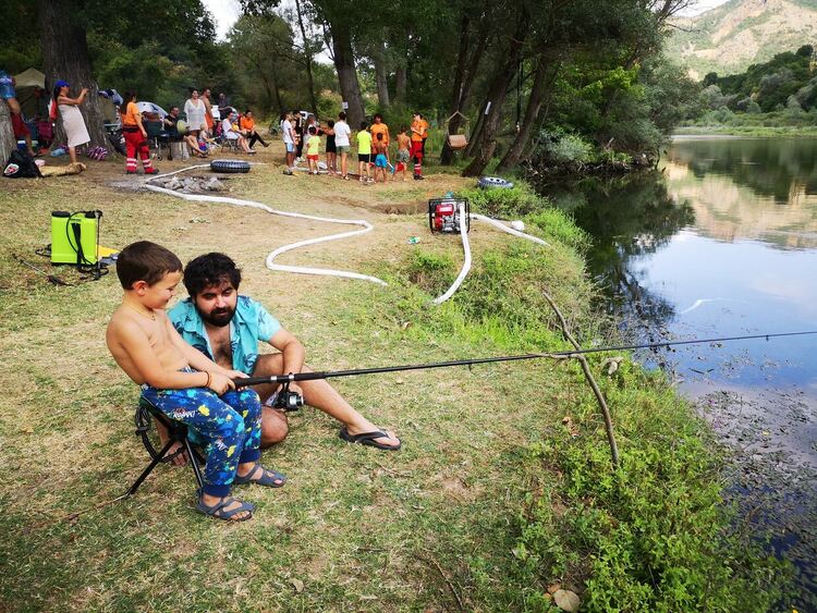 Деца и родители се включиха в летен лагер за справяне с пожари, бедствия и инциденти