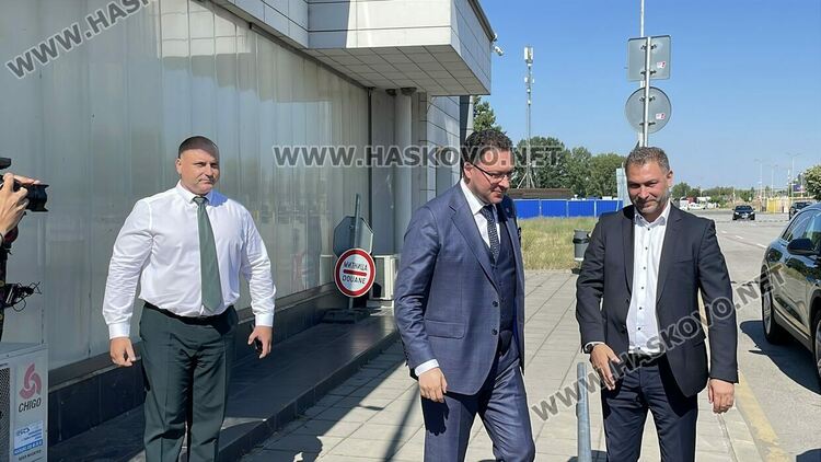 Българин и още двама са задържани за рекордните 206 кг кокаин в дипломатически автомобил