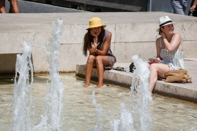 Опасни жеги до 39 градуса в понеделник 