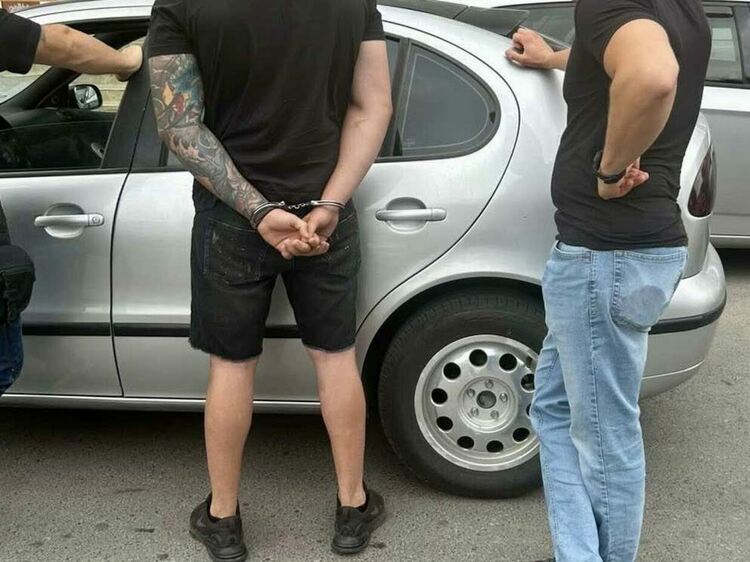 Четирима са задържани за принуда, заплахи и насилие в областите Хасково и Ямбол