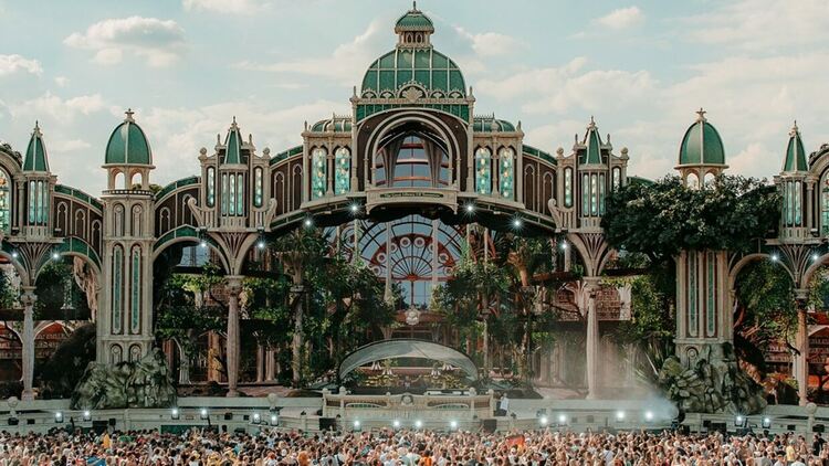 METALLICA спасиха белгийски фестивал за електронна музика, давайки му сцена след унищожителен пожар