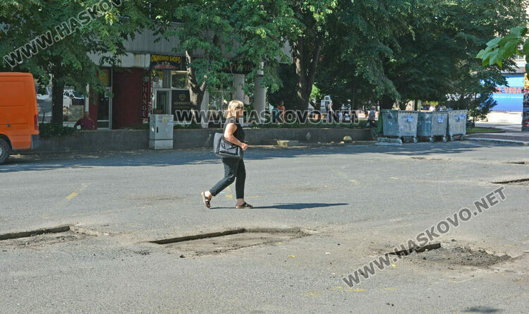 Затвориха паркинга до „Аида“ за частичен ремонт