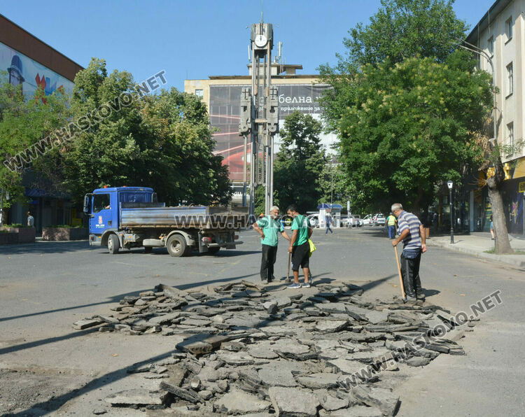 Затвориха паркинга до „Аида“ за частичен ремонт