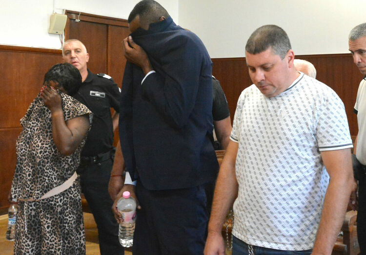 Прокуратурата иска постоянен арест за тримата хванати с 206 кг кокаин 