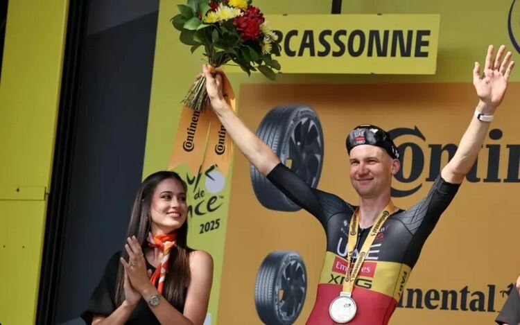 Победата на Тим Веленс в 15-ия етап Муре-Каркасон (169.3 км) бе петата в етапи на тазгодишния „Тур дьо Франс“ за тима на ОАЕ.