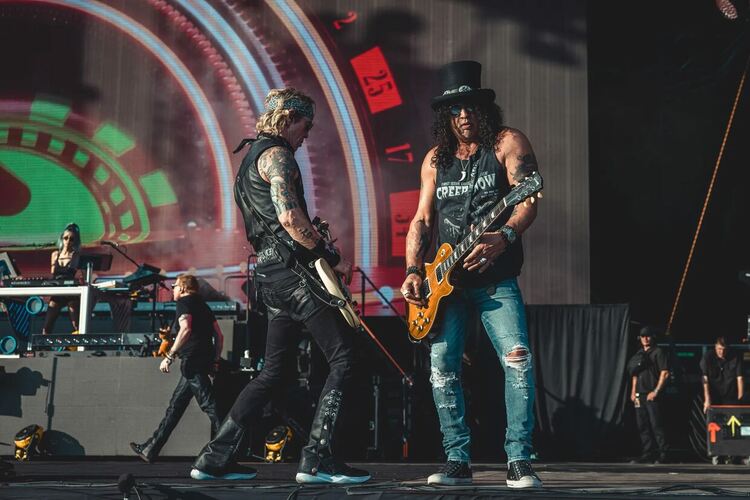 40 000 пяха с Guns N'Roses на стадион Васил Левски