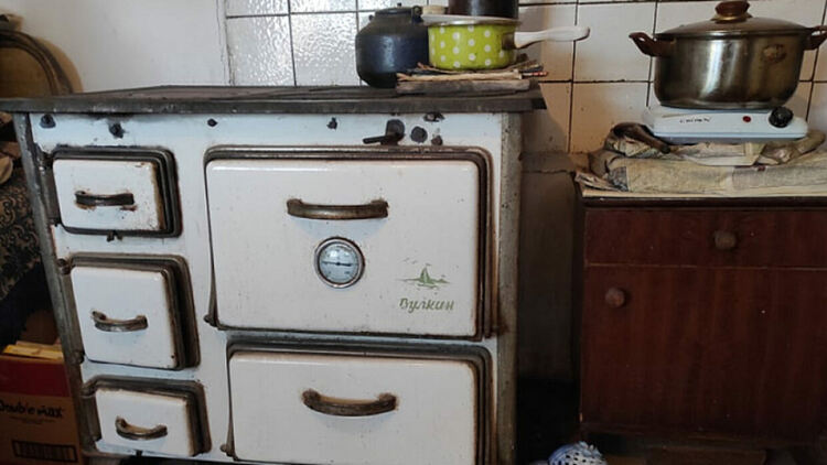 Нов социален план подменя готварски печки на 167 хиляди домакинства