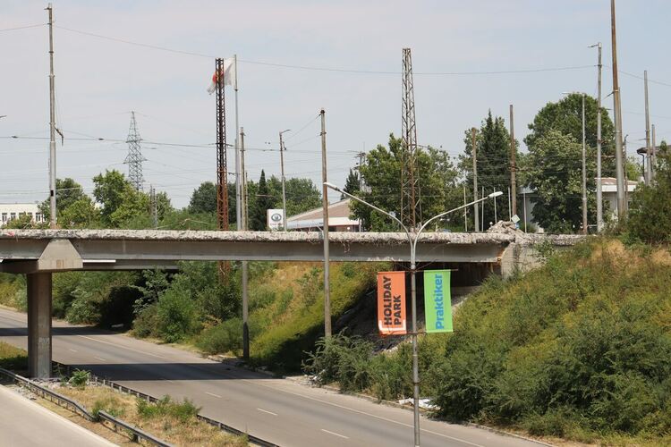 Близо 2,2 млн. лева общински средства струва ремонтът на пътен възел „Орфей“ в Хасково