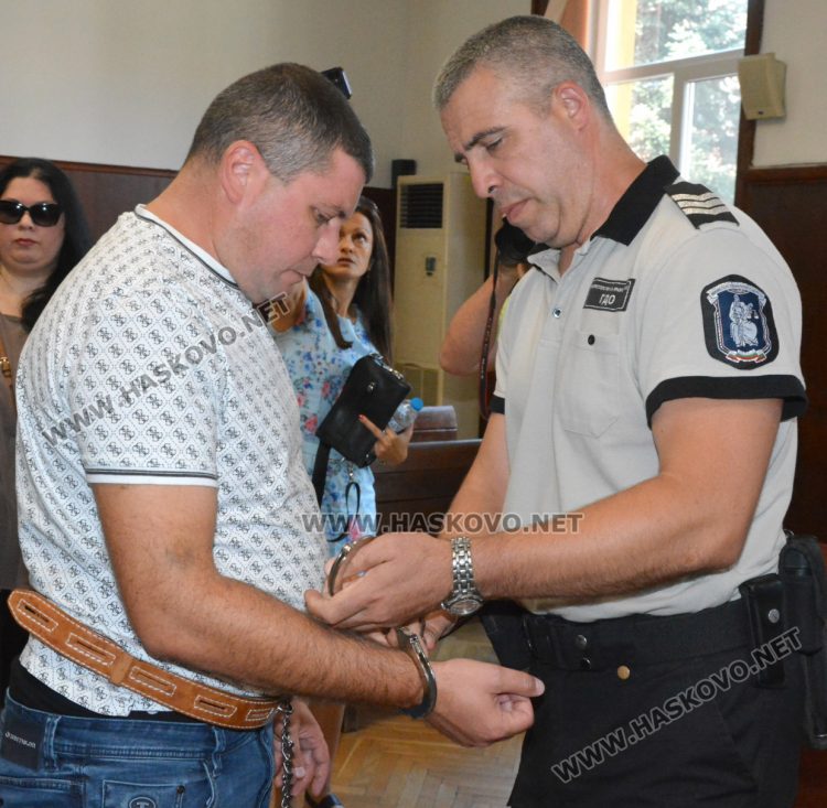 Прокуратурата иска постоянен арест за тримата хванати с 206 кг кокаин 