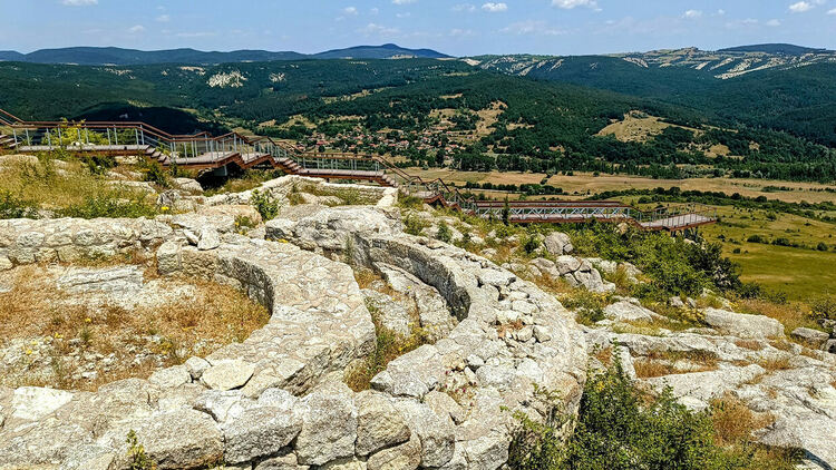 Мистично лято в Родопите: Загадките на Перперикон 