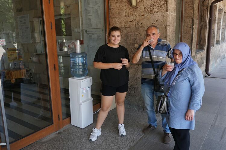 Вода за всички граждани пред Областна администрация Хасково