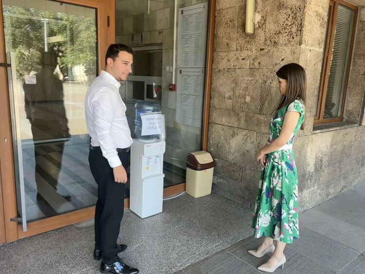 Вода за всички граждани пред Областна администрация Хасково