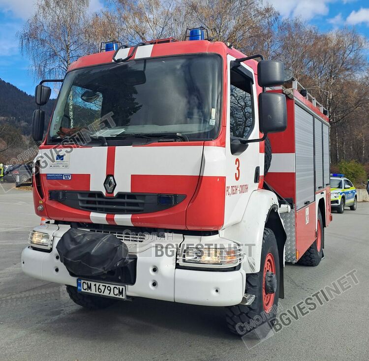 Мълния подпали гора край Чудните мостове, огънят унищожи 5 декара, спасени са хиляди