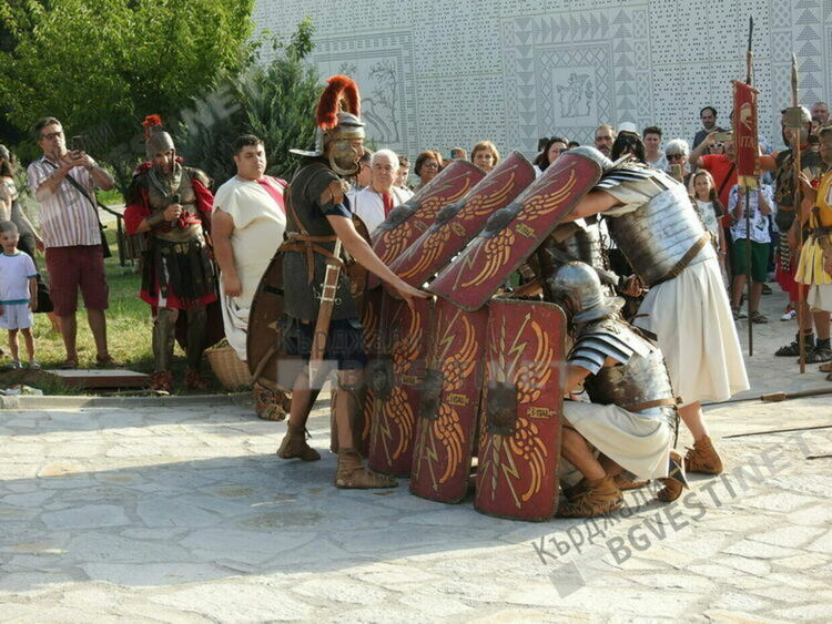 Възстановка във вила „Армира“ - Снимка Архив