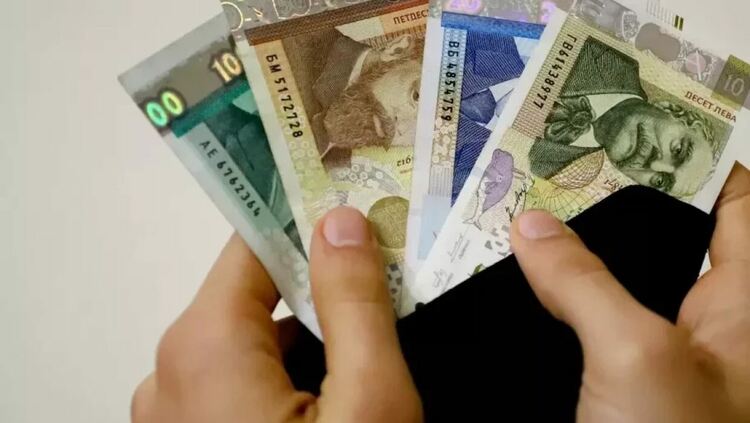 Осъдиха жена, опитала да подкупи криминалисти с 1000 лева 