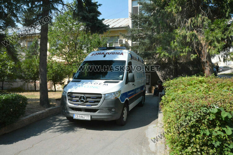 Жена е със счупени крак и ръка след падане в коритото на река в Хасково