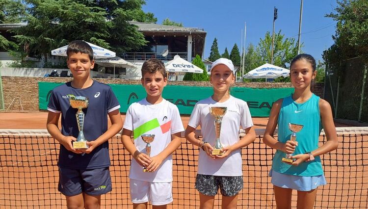 Кайра Алексиева и Максим Табаков триумфираха на тенис турнира в Хасково