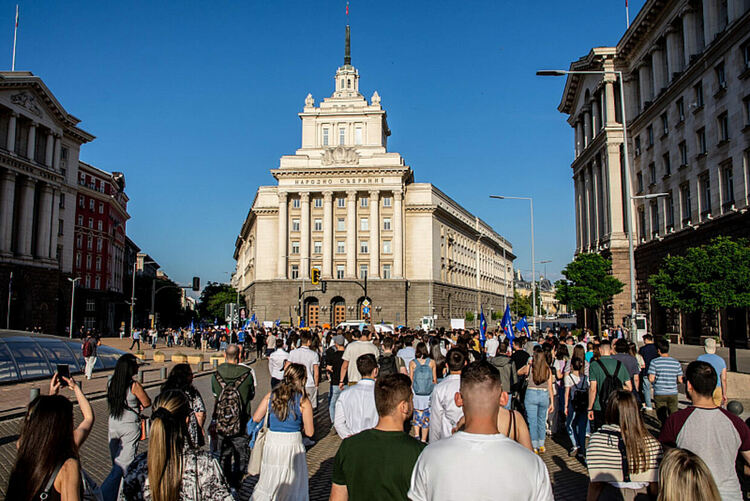 Медиците отново на протест, искат нормално заплащане