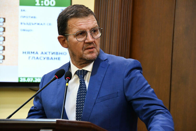 Такситата в Хасково ще ни таксуват за километър максимум за 1,60 лв през деня и 1,90 лв през нощта 