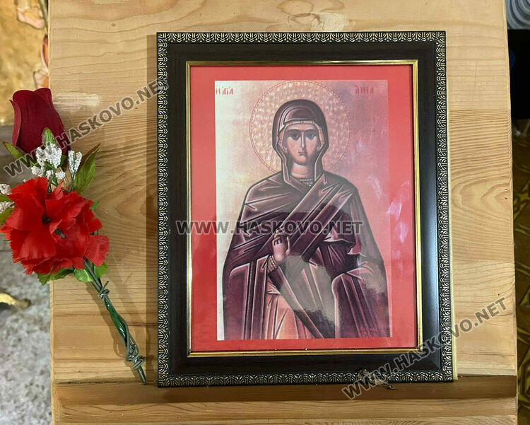 Водосвет и курбан за Света Анна в едноименния параклис край Тракиец