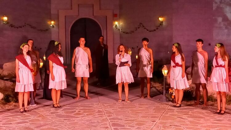 Магия и усещане за вечност завладяха стотици зрители на спектакъла „Пламъци на съдбата” на Перперикон