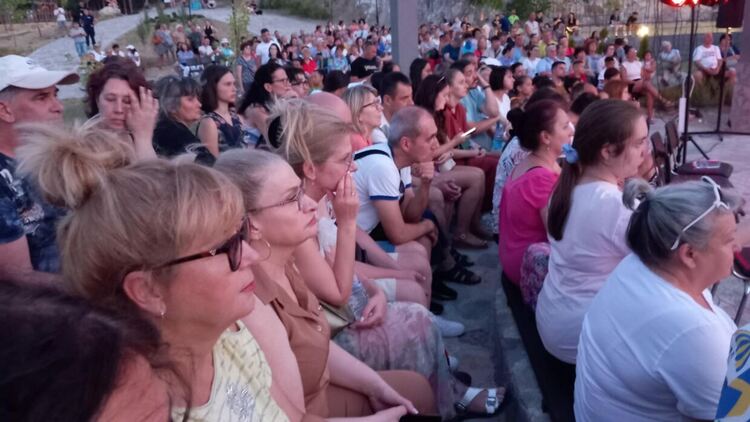 Магия и усещане за вечност завладяха стотици зрители на спектакъла „Пламъци на съдбата” на Перперикон