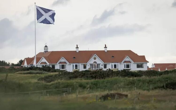 Преговорите между Фон дер Лайен и Тръмп се проведоха в голфклуба на Тръмп Търнбъри