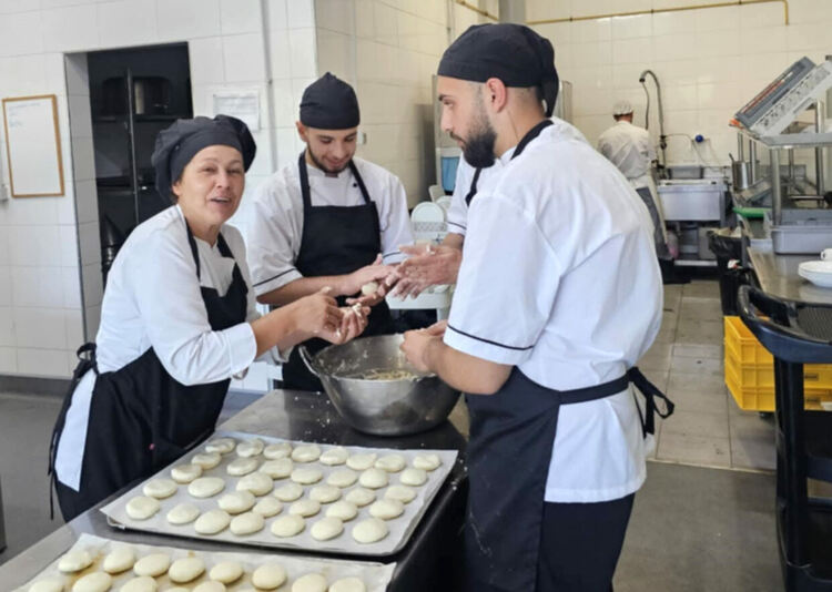 Ученици от гимназията по туризъм на практика в луксозни хотели на Канарските острови 