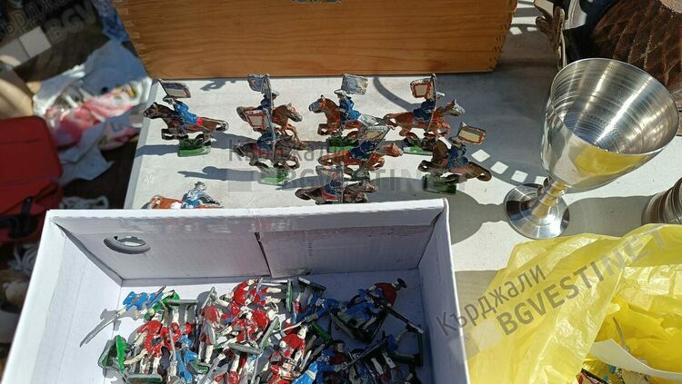 Войната се завръща, с нея и оловните войничета в игрите на децата в Кърджали