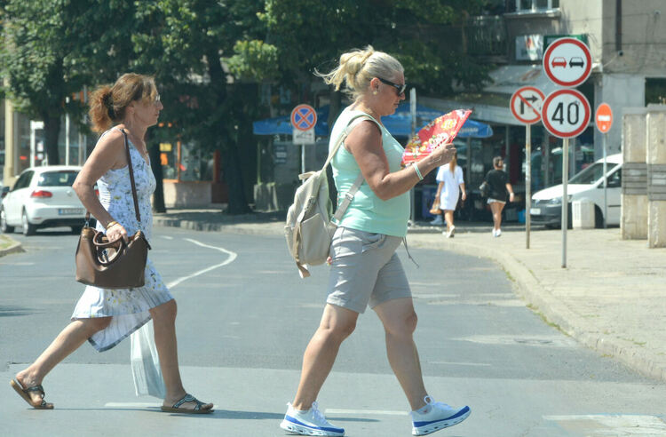 Жегата продължава, оранжев код за почти цялата Хасковска област