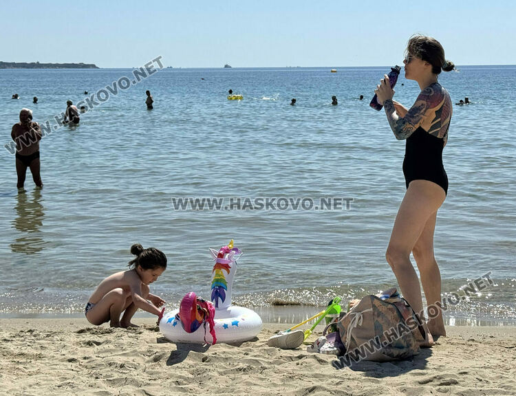 Жегата на Юг продължава, на Север бури и градушки следобед