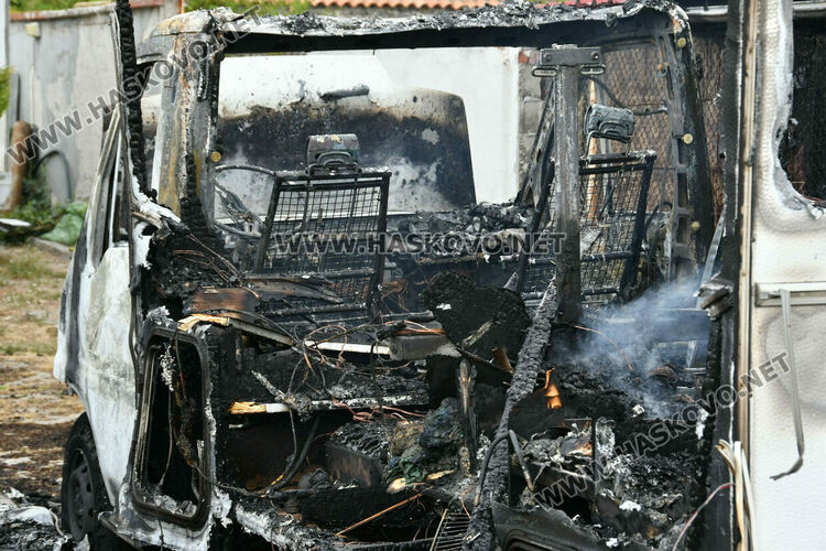 Кемпер изгоря напълно във вилна зона „Каменец“