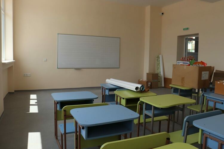 Продължава работата по модернизацията и обновяването на ОУ „Никола Вапцаров“ в Хасково