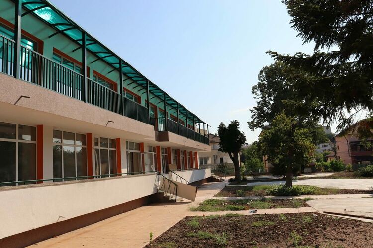 Продължава ремонтът на детска градина „Славейче“ в Хасково