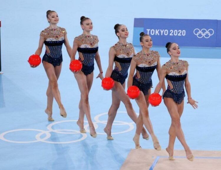 Българският ансамбъл по художествена гимнастика