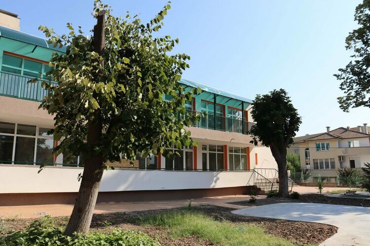 Продължава ремонтът на детска градина „Славейче“ в Хасково