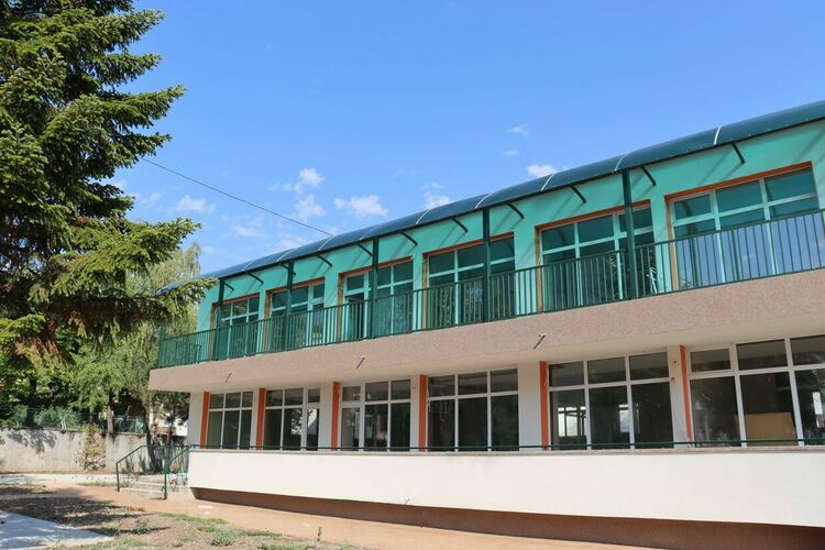 Продължава ремонтът на детска градина „Славейче“ в Хасково